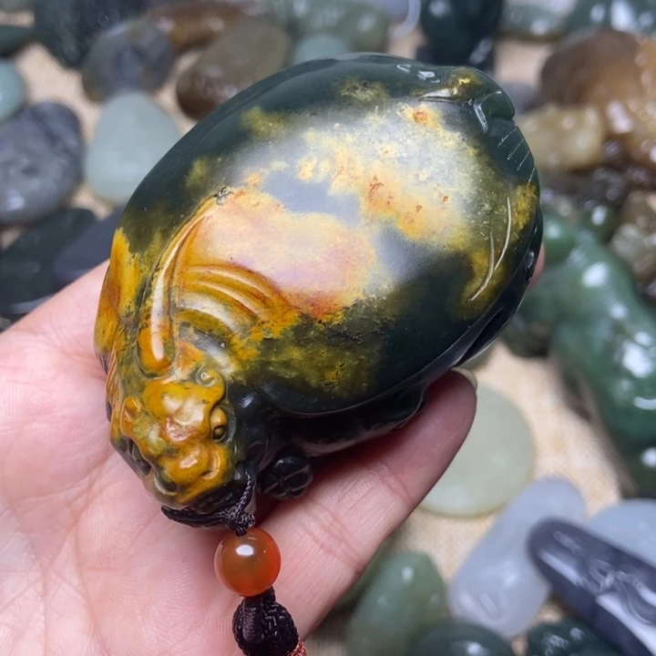 和田玉和田玉未镶嵌不**.