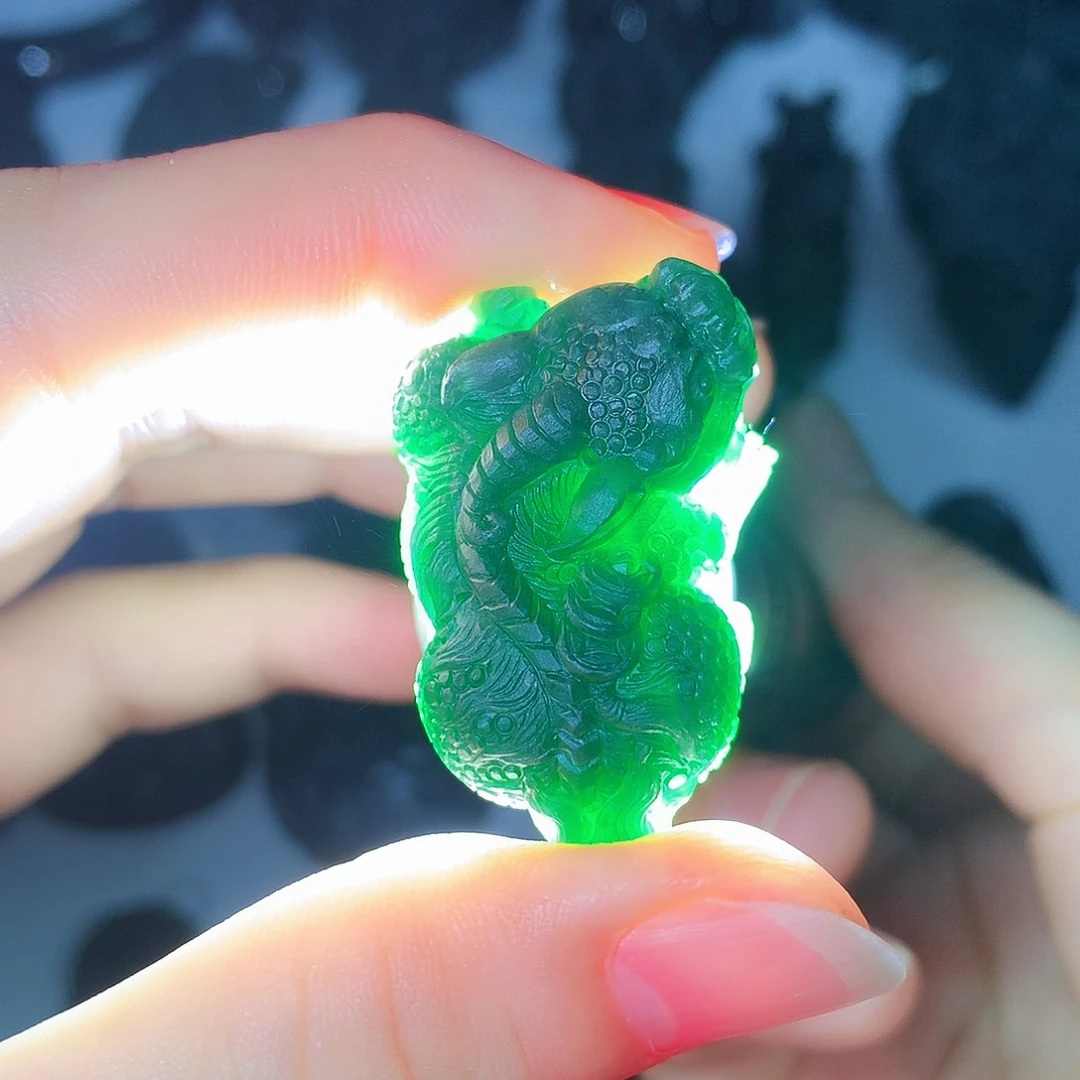 定制翡翠未镶嵌貔貅
