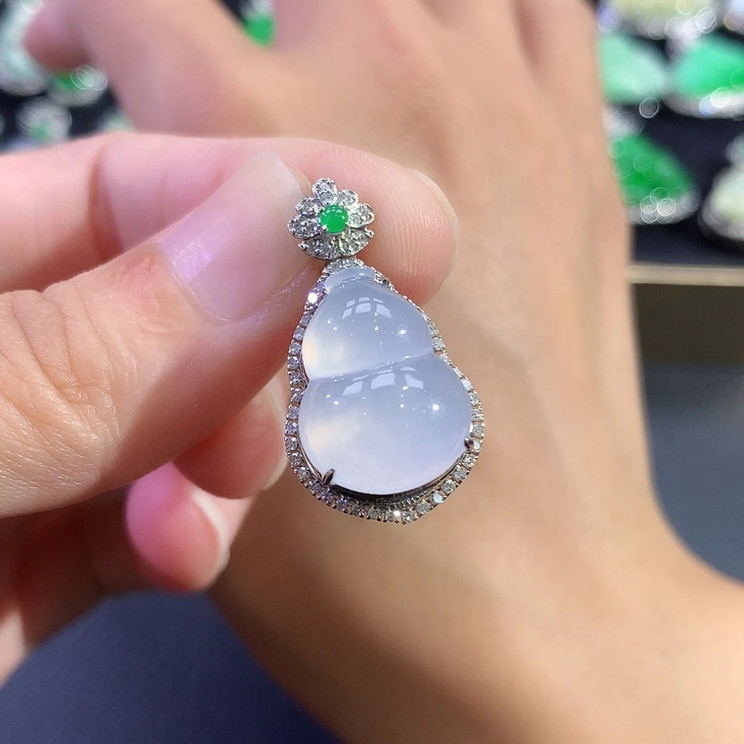 翡翠18K金镶嵌吊坠(赠链)