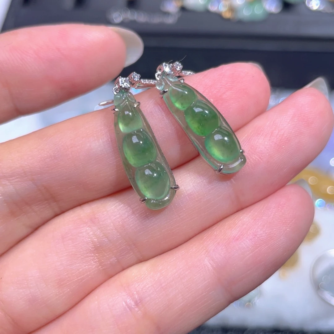 颈饰18K金镶嵌翡翠翡翠