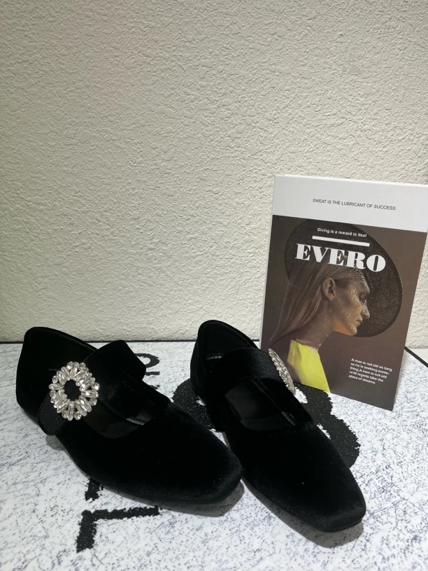 韩版浅口玛丽珍鞋女2025春季水钻百搭一字带绒面单鞋