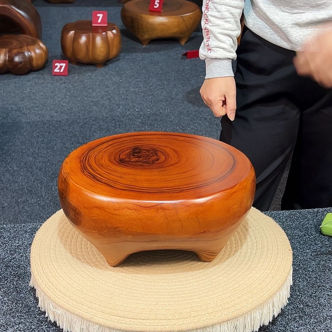 18 号香樟木尺寸： 32-28-15cm