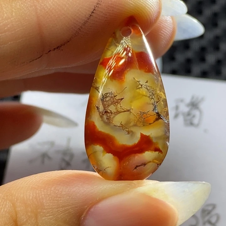 未镶嵌颈饰玛瑙/玉髓滨**哥
