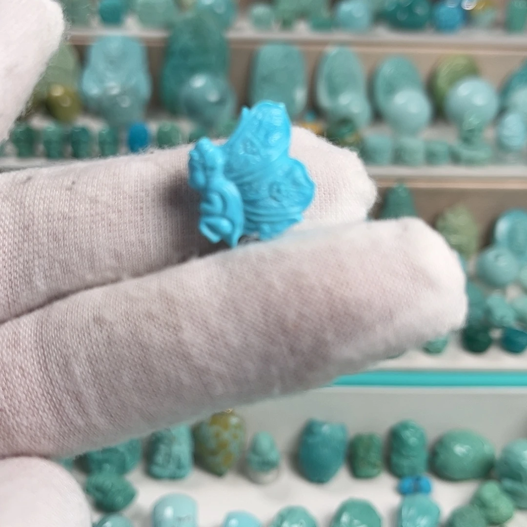 绿松石未镶嵌珠宝奇石