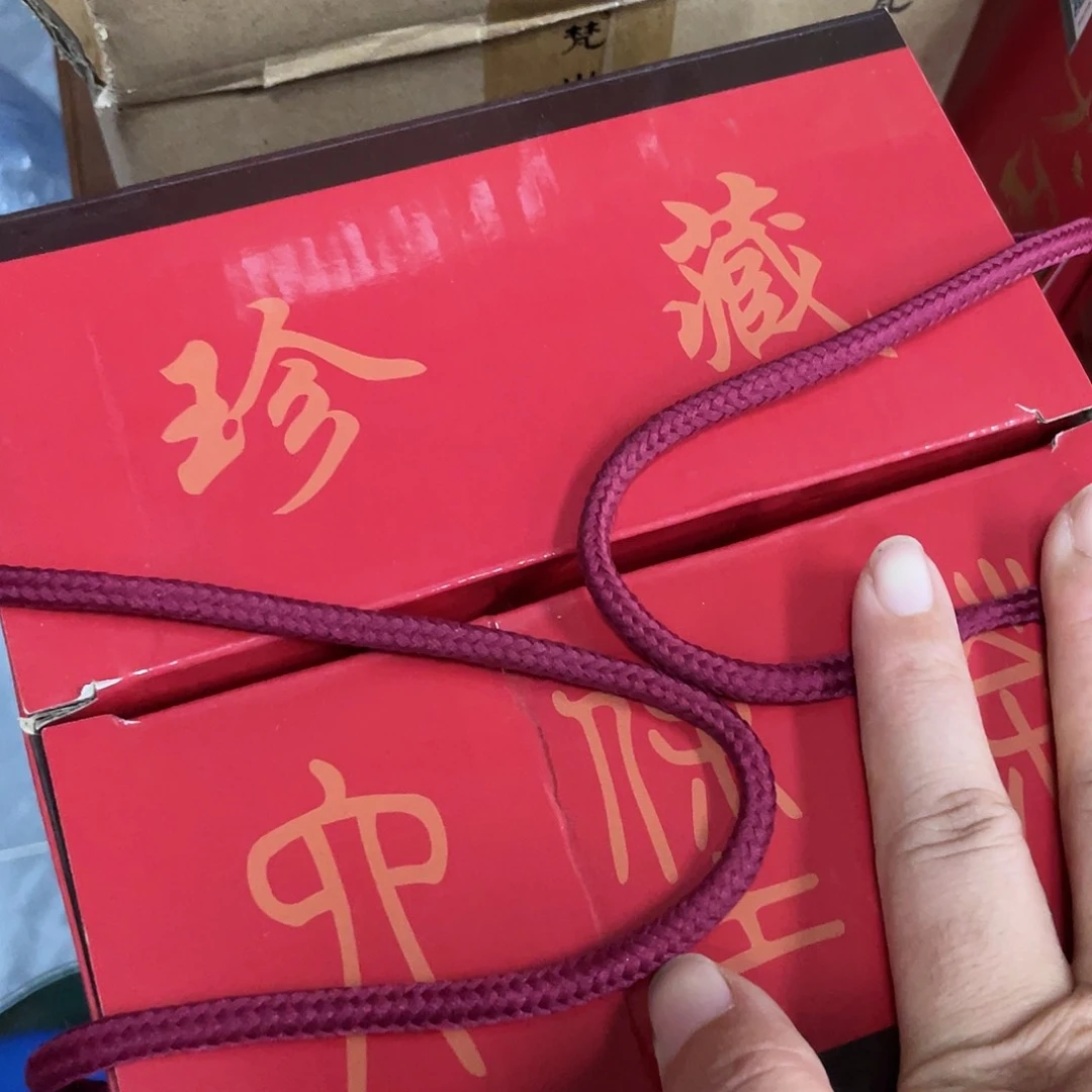 搪瓷杯子里还有很多东西