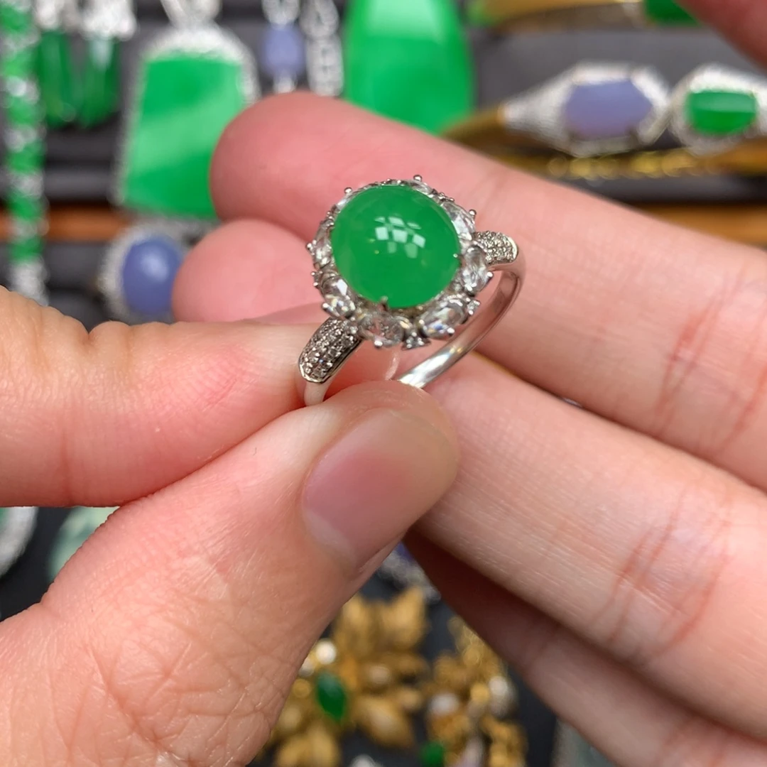 翡翠18K金镶嵌戒指