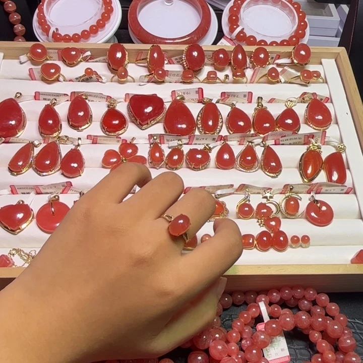 菱锰矿（红纹石）18K金镶嵌戒指蛋面戒指2.47g