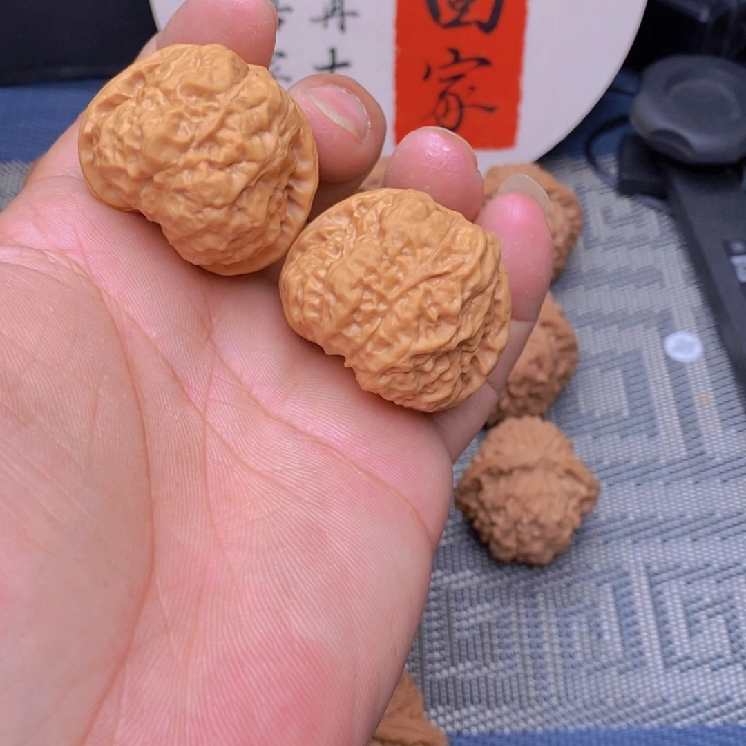 文玩核桃吊坠蛤蟆头