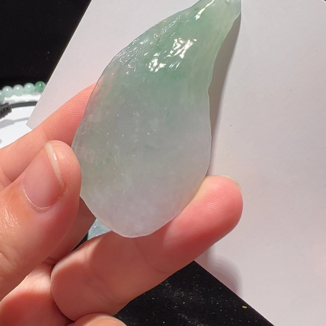 翡翠未镶嵌颈饰吊坠