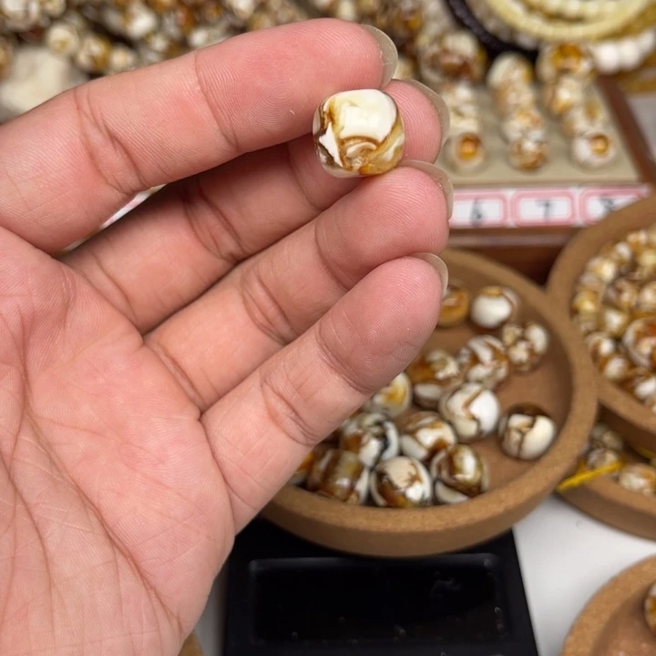 未镶嵌琥珀裸石?78号