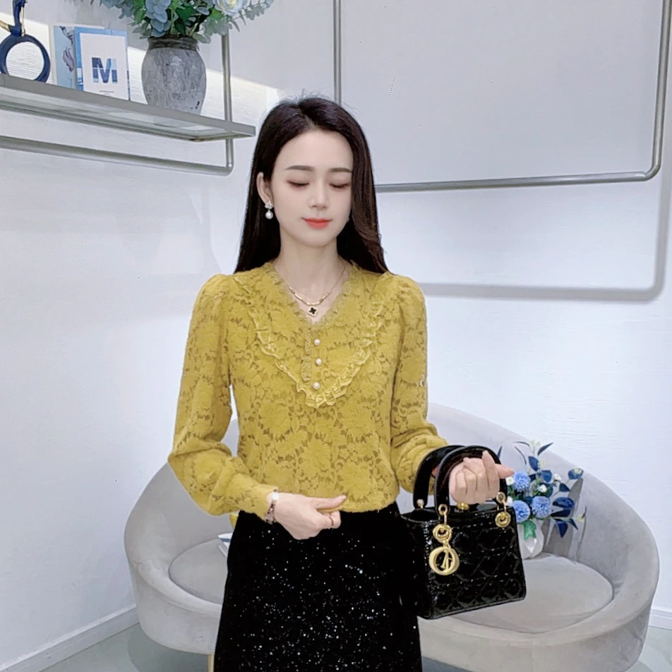 A8935法式时尚V领磨毛蕾丝小衫秋季新款气质百搭收腰上衣