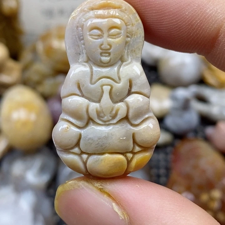 颈饰未镶嵌硅化珊瑚（珊瑚玉）小