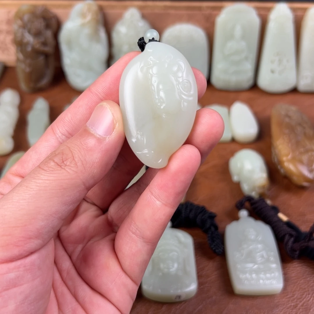 和田玉（青白玉）未镶嵌颈饰