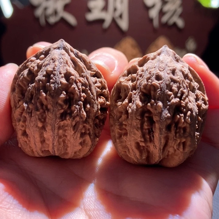 文玩核桃吊坠楸玥核42