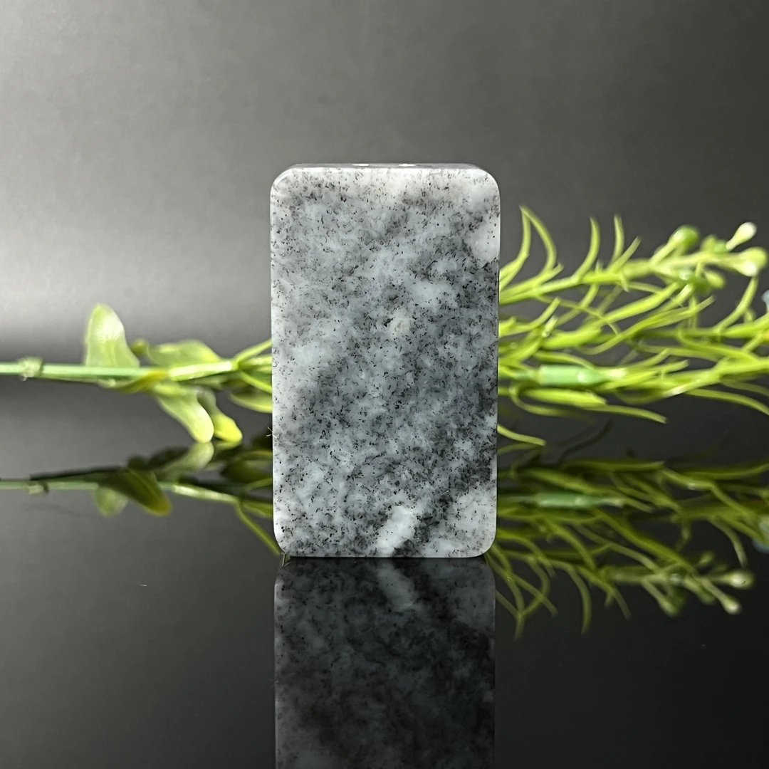 0102GC8863和田玉挂件