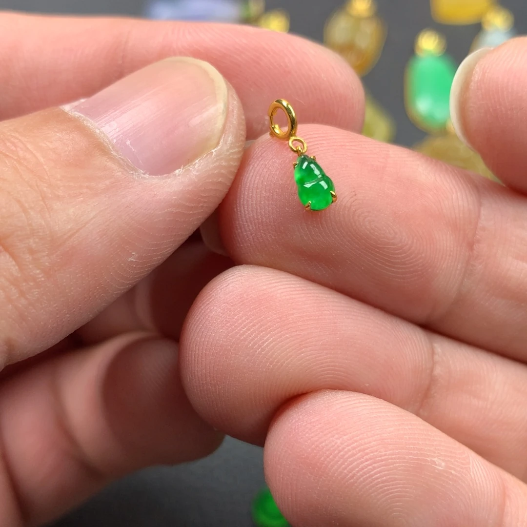 【闪购商品】颈饰18K金镶嵌翡翠翡翠