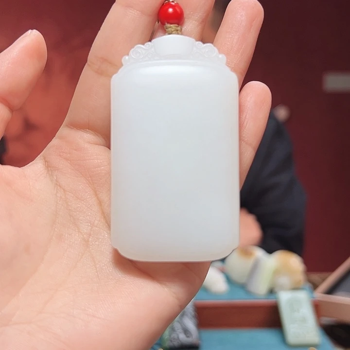 老***人和田玉未镶嵌颈饰