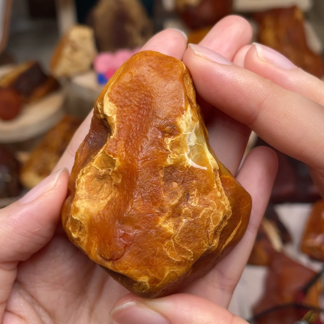 未镶嵌琥珀珠宝奇石