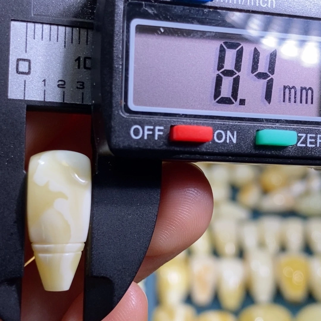 未镶嵌蜜蜡裸石配饰