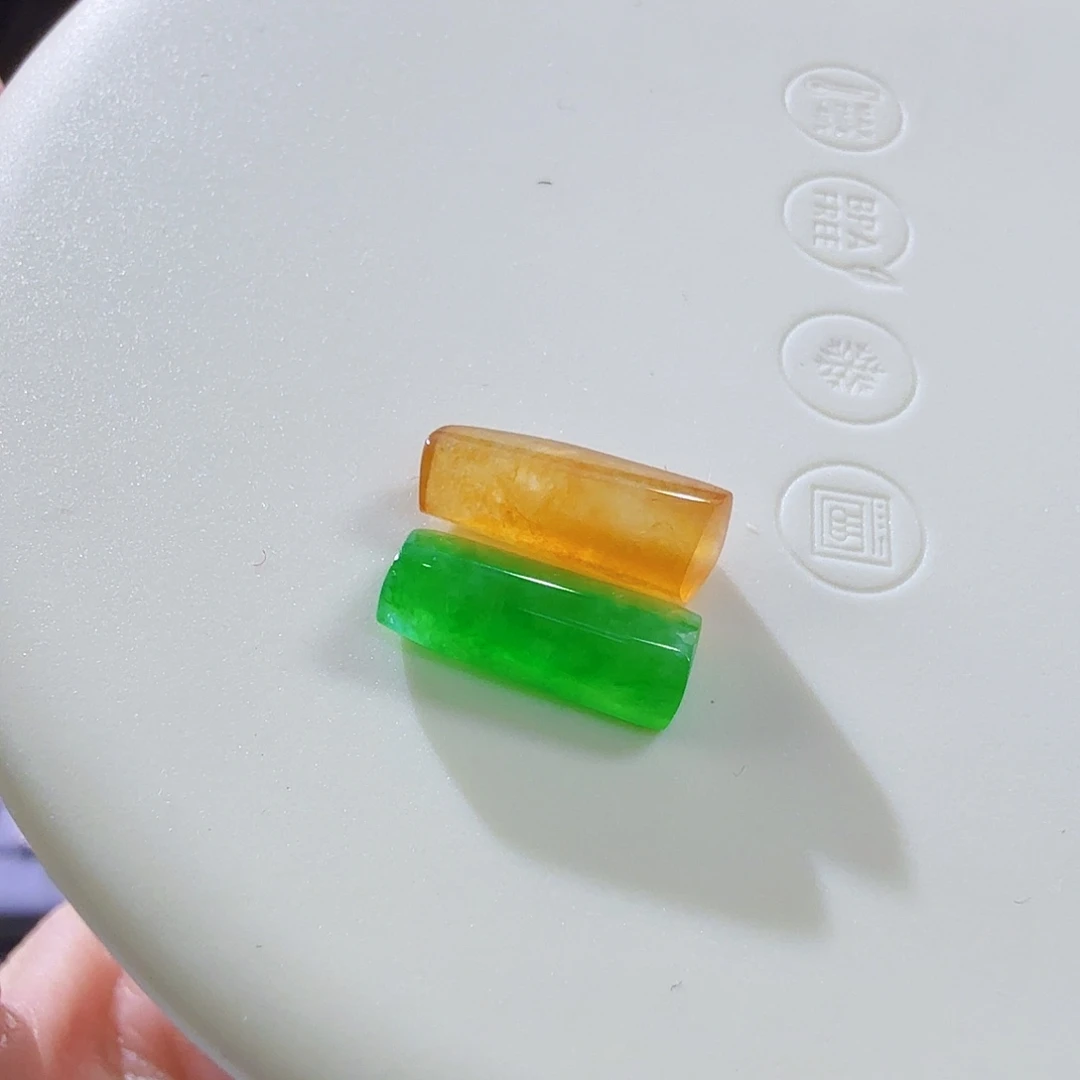 翡翠未镶嵌颈饰炸光马鞍