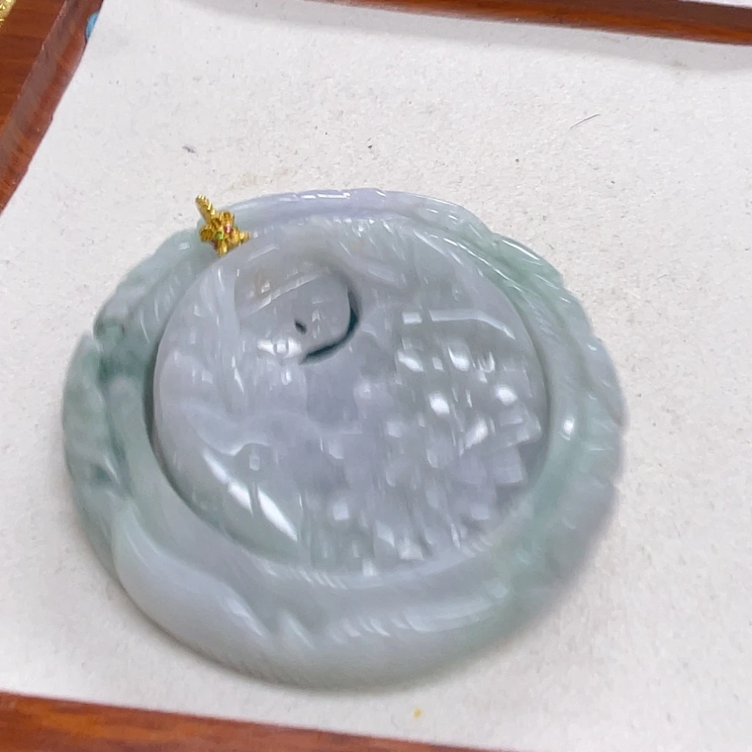 翡翠未镶嵌颈饰手镯，