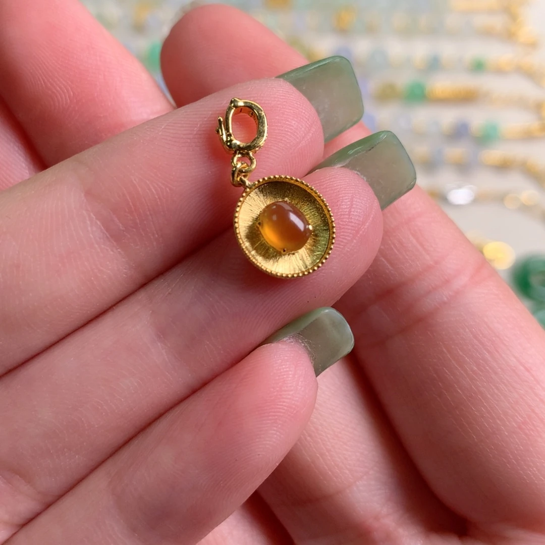 翡翠未镶嵌颈饰吊坠