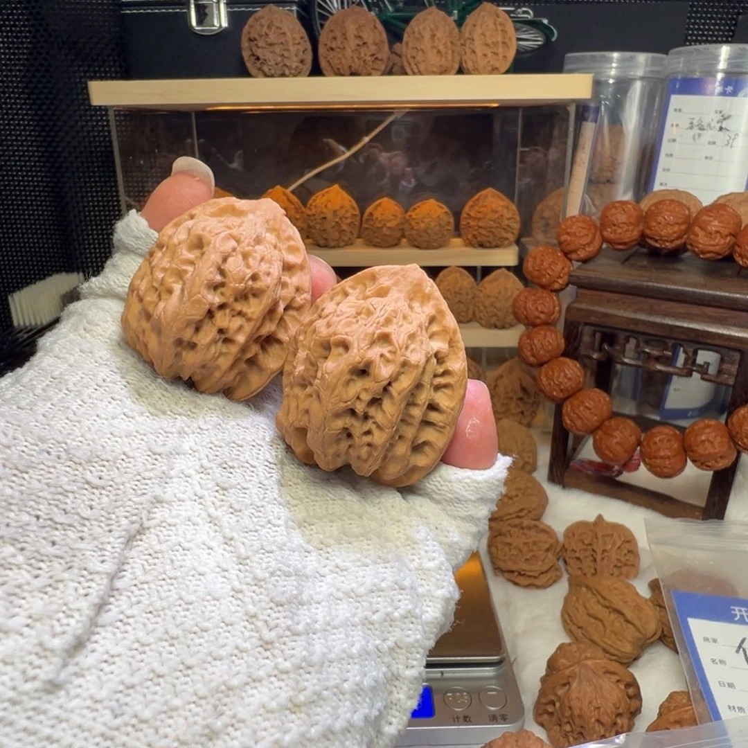 桃核把件用****1佛肚手把件