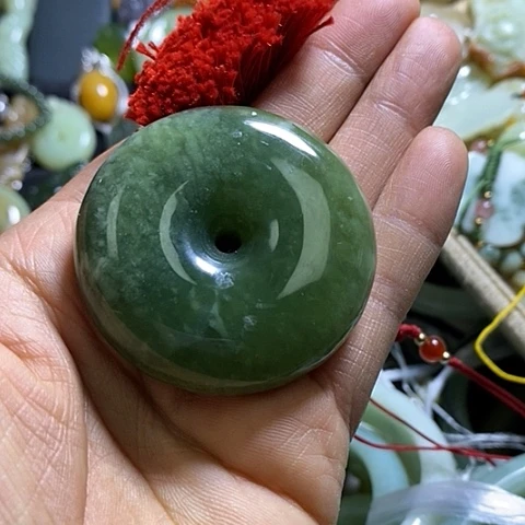 岫玉车挂未镶嵌一个