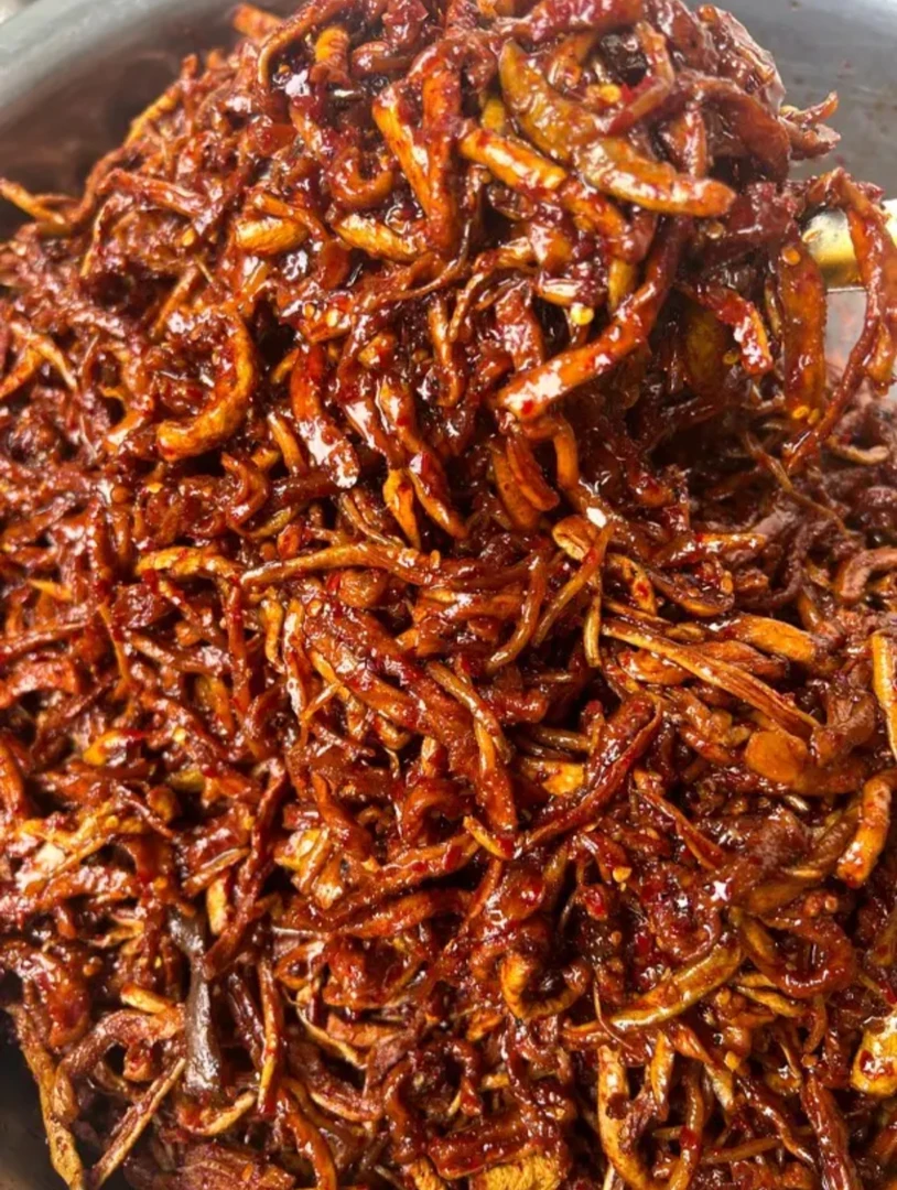 大理家乡腌制的撇菜根麻辣萝卜干脆爽下饭，