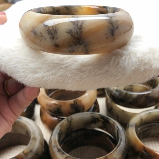 未镶嵌手镯石英质玉56加口径368米