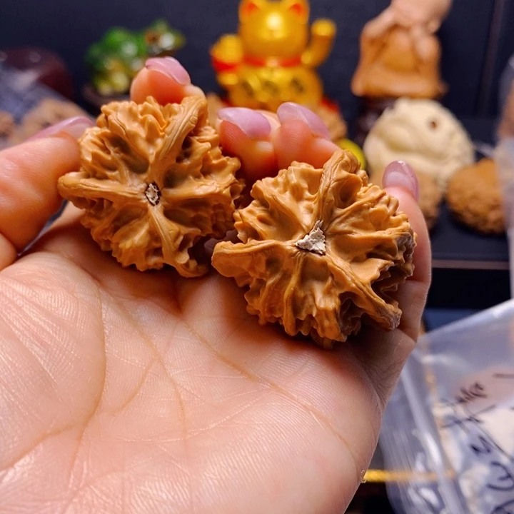 余***你文玩核桃把件盘山三棱