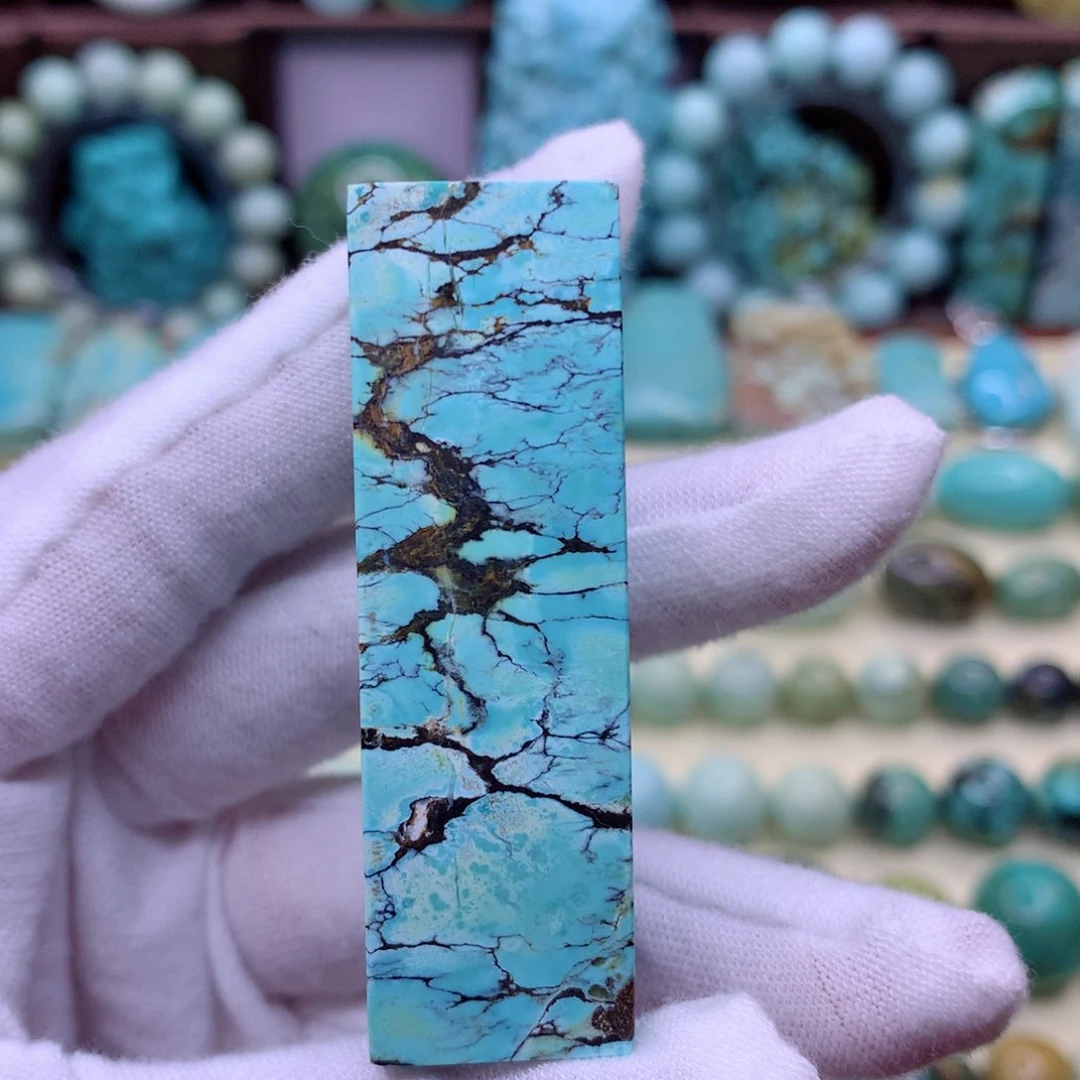 绿松石颈饰未镶嵌