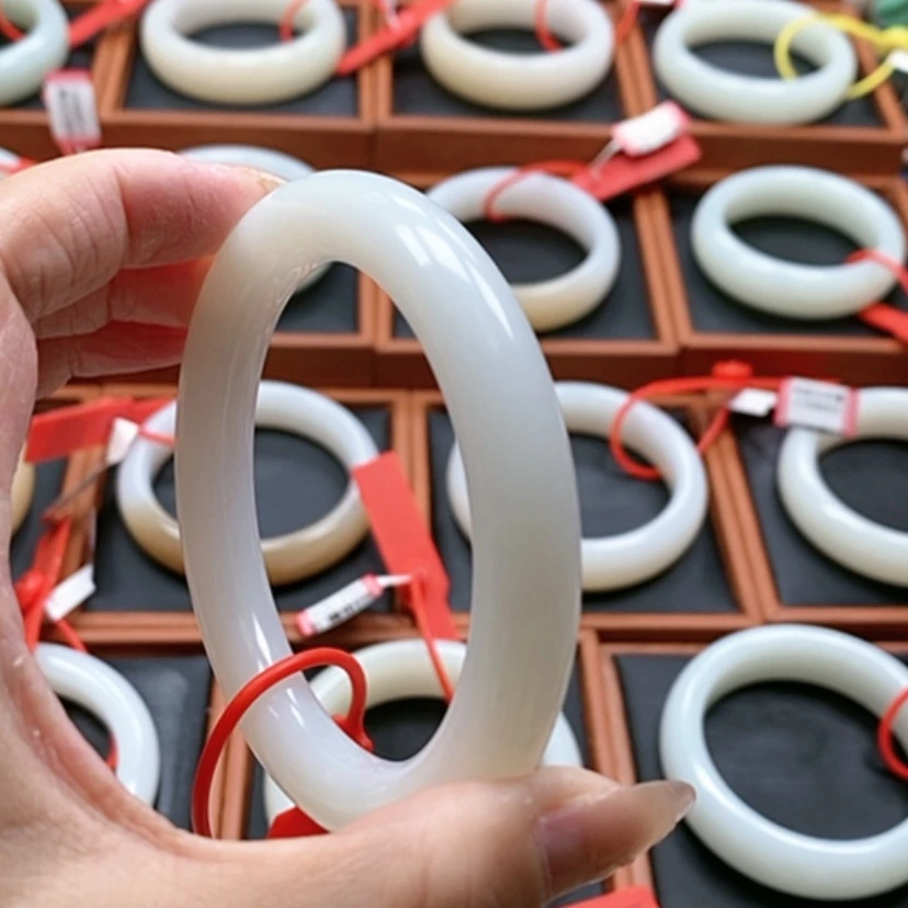 【闪购商品】未镶嵌手镯和田玉