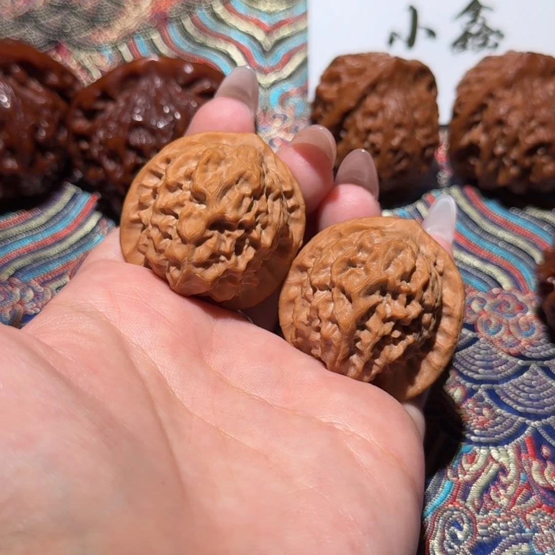 阿***飞把件核桃329号37瓷娃娃文玩核桃