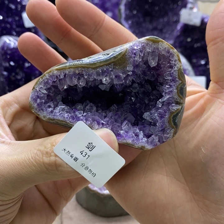 紫晶未镶嵌大型摆件（非配饰）