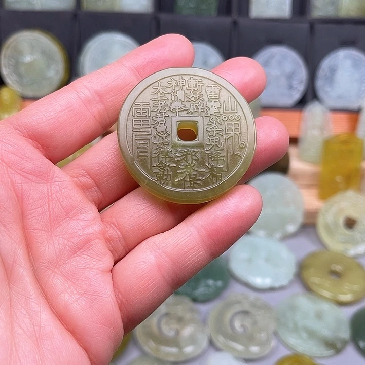 未镶嵌蛇纹石玉颈饰