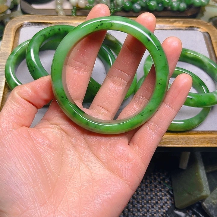 未镶嵌和田玉珠宝半成品小****e