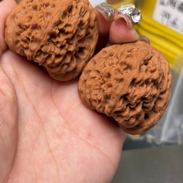 文玩核桃吊坠43-32070-02