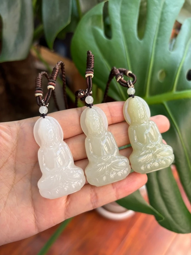 2746和田玉青海料晴水观音吊坠约48.5*27.3*11多样性发其一