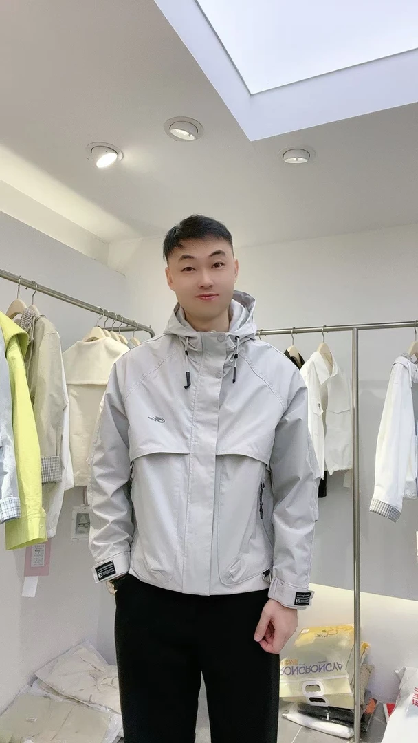 乔家男士带帽外套