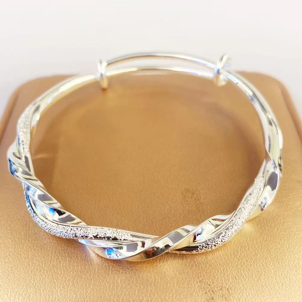 编号99  轻奢实心莫比乌斯推拉手镯 （无礼盒）