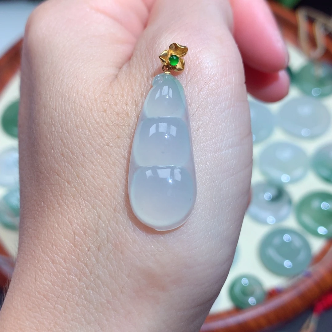 翡翠未镶嵌颈饰翡翠吊坠