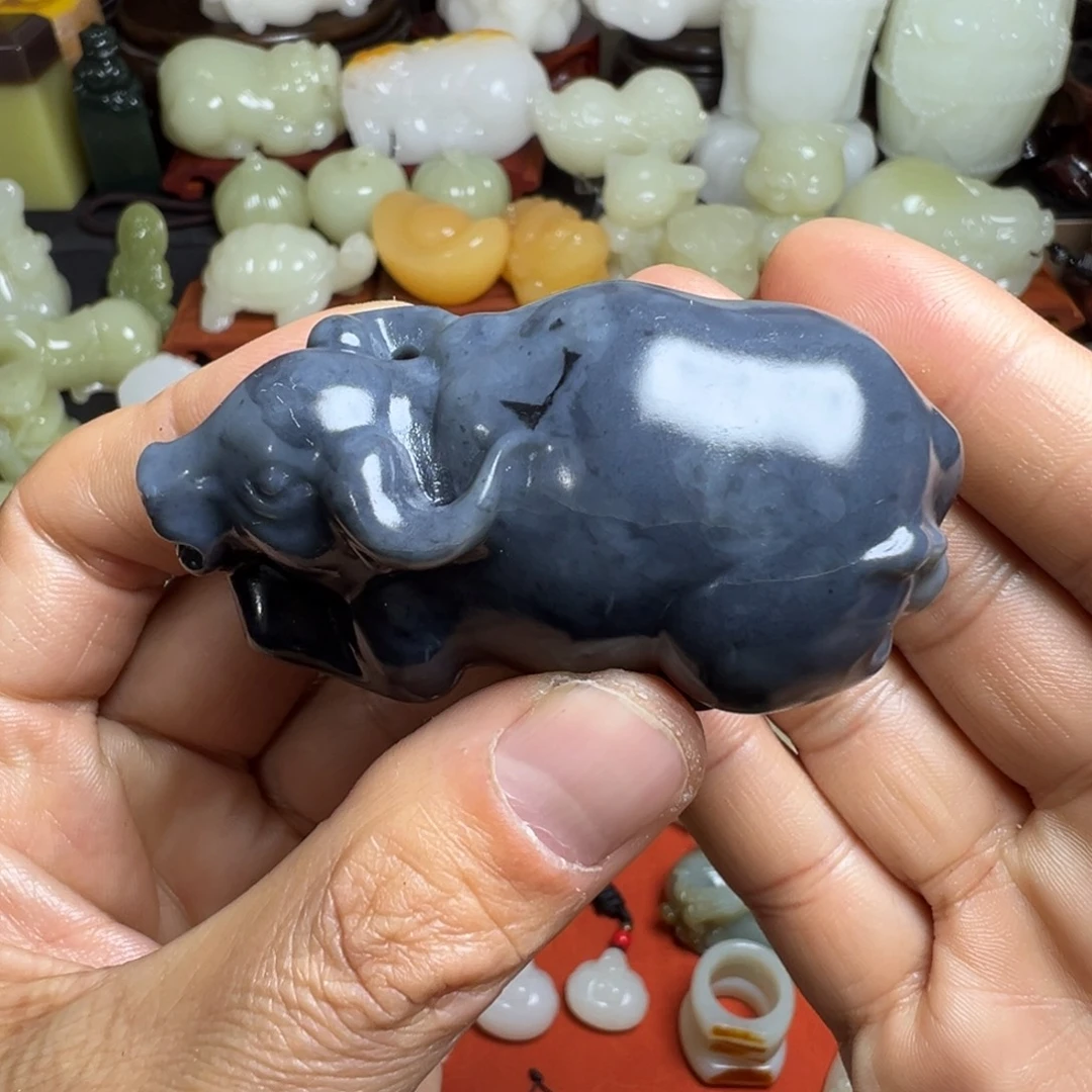 和田玉未镶嵌把件