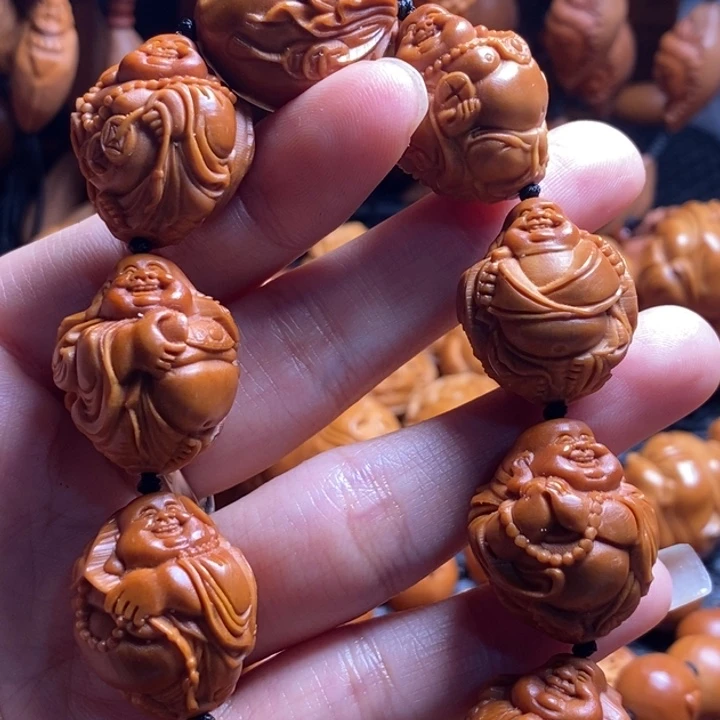 吊坠橄榄核瑞兽弥勒