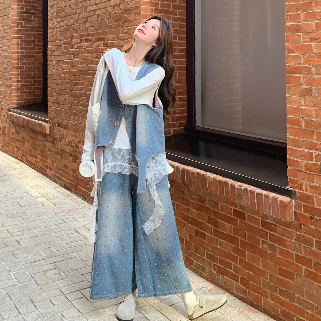大方得体穿搭一整套女蕾丝T恤慵懒风波点牛仔马甲阔腿裤三件套