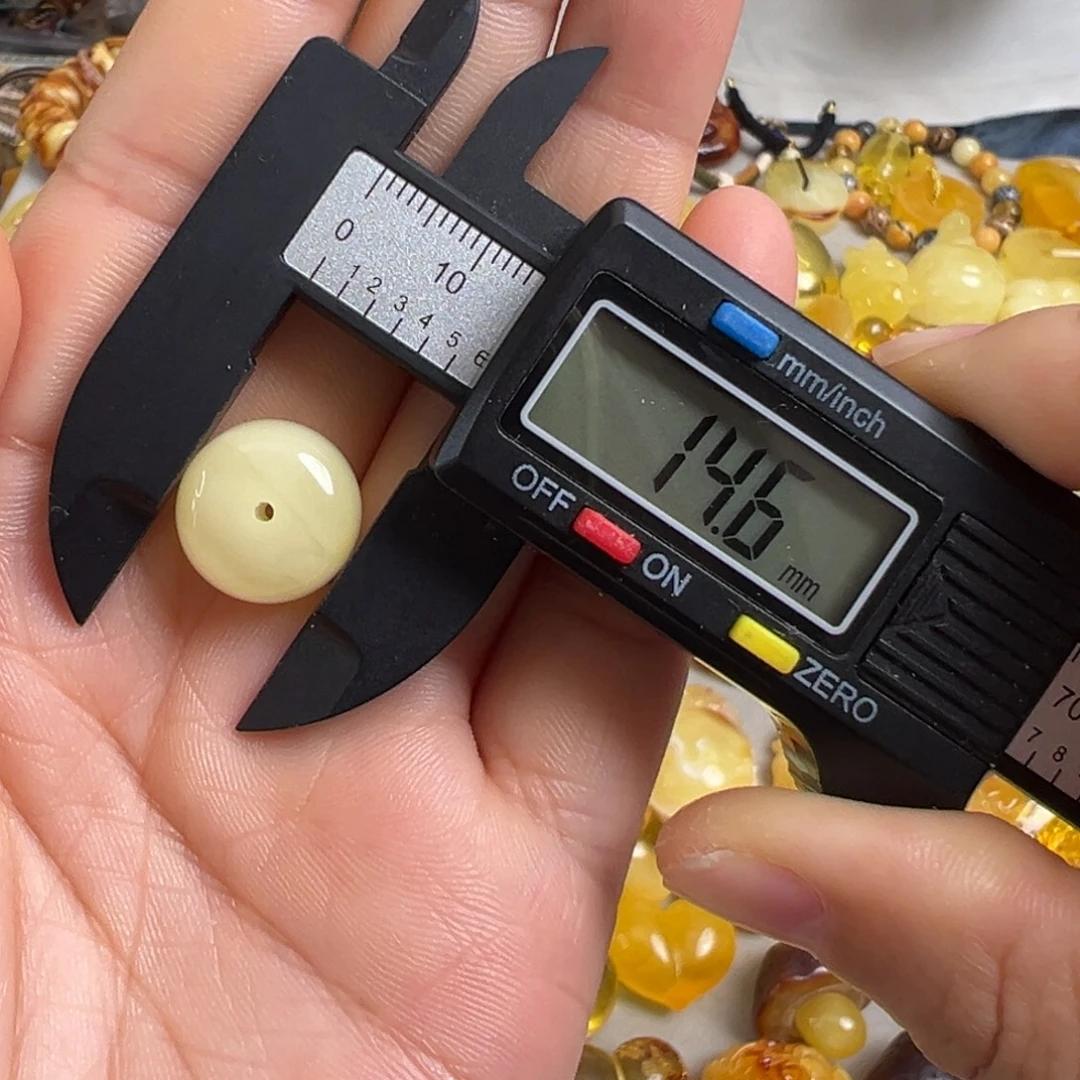 蜜蜡未镶嵌裸石配珠