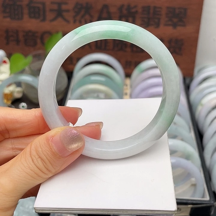 翡翠未镶嵌手镯55.5正圈