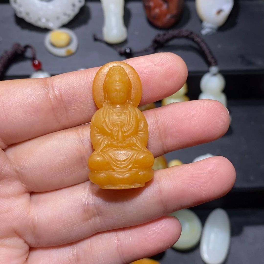呼***哥和田玉未镶嵌颈饰