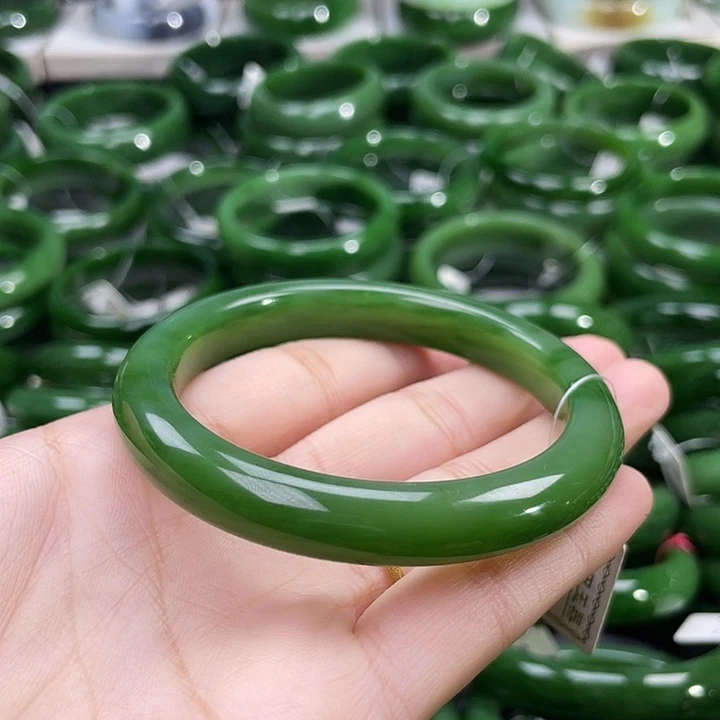 未镶嵌手镯和田玉（碧玉）