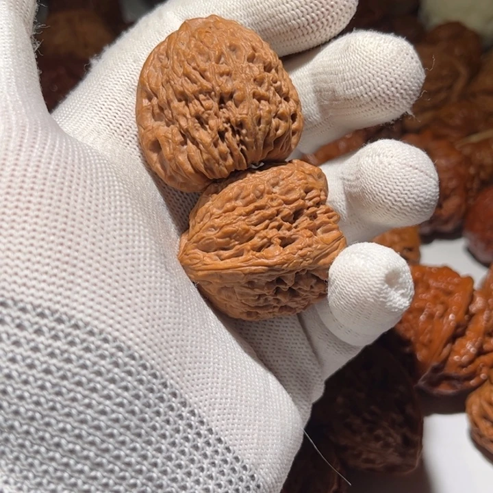 小***.文玩核桃把件狮子头核桃